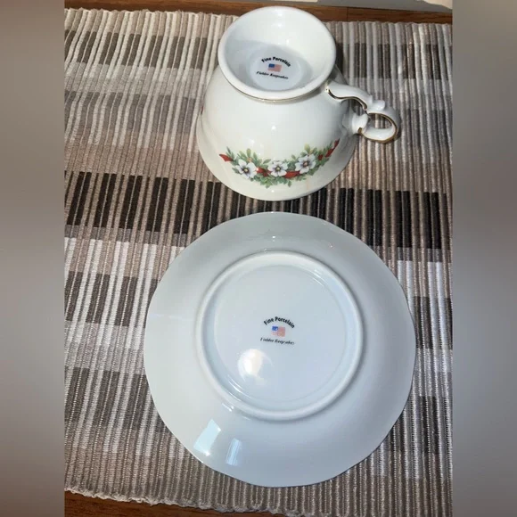 Fielder Keepsakes Fine Porcelain Christmas Teacup & Saucer Set - Picture 6 of 6